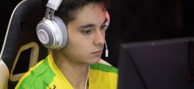 BOOM contrata felps em definitivo